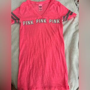 Victoria's Secret Pink v neck t-shirt.